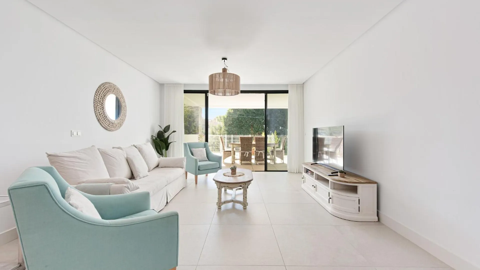 Stay U-Nique Apartment Romana Μαρμπέλλα