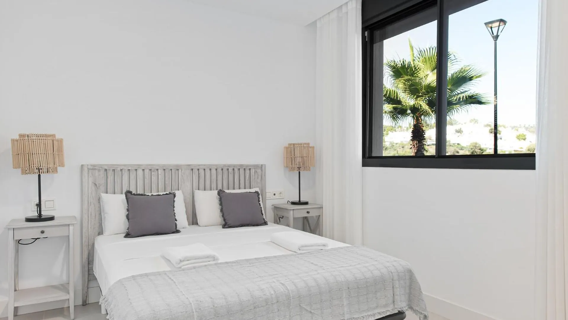 Stay U-Nique Apartment Romana Μαρμπέλλα